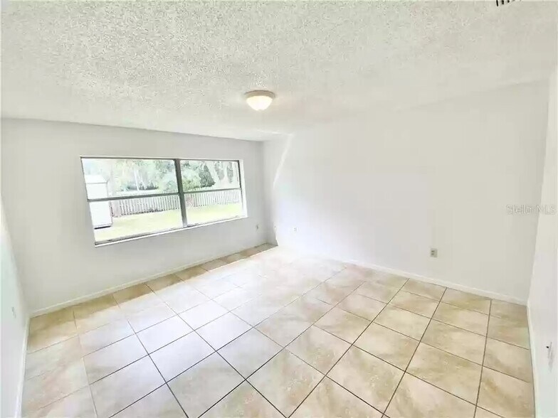 Building Photo - 1709 Lakewood Ave