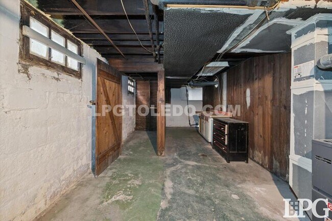 Building Photo - 4017 Overland Pkwy