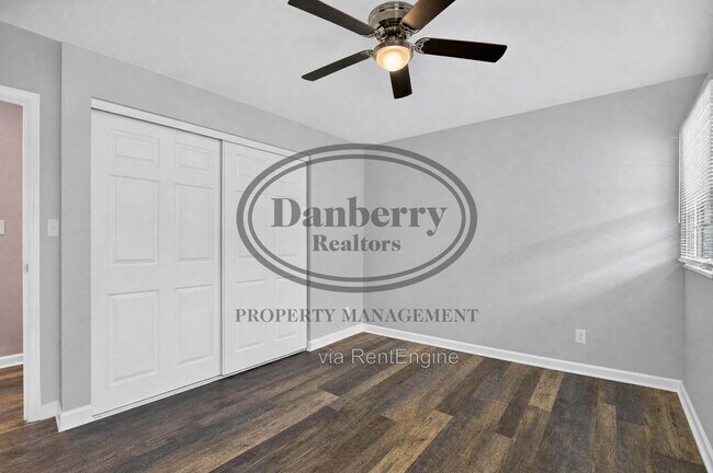 Building Photo - 6051 Graystone Dr