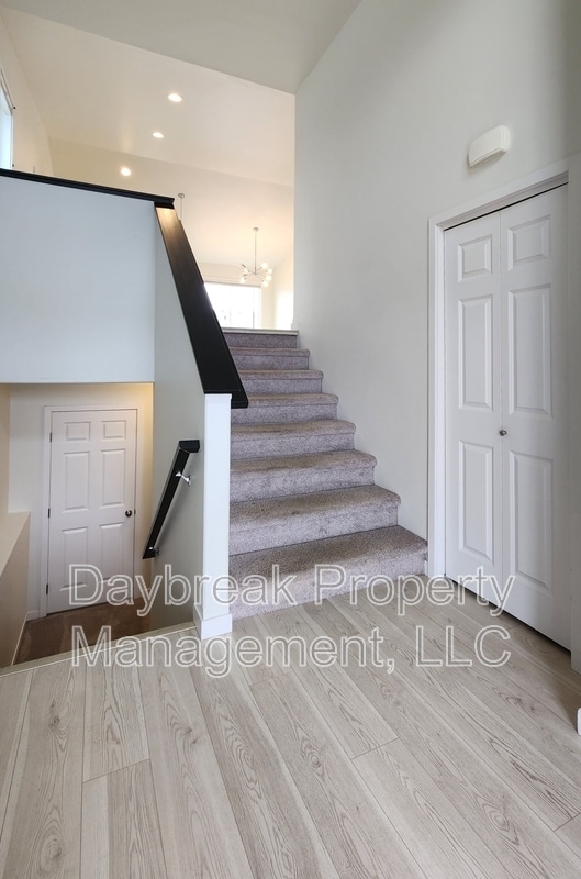 Building Photo - 2584 66th Ave S