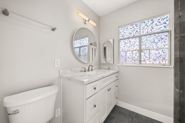 Building Photo - 35-35 Kennebec Ave