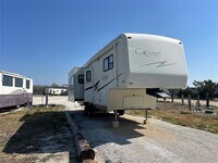 Building Photo - 433 HCR 2105 Loop N