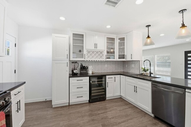 Building Photo - 17055 Gault St