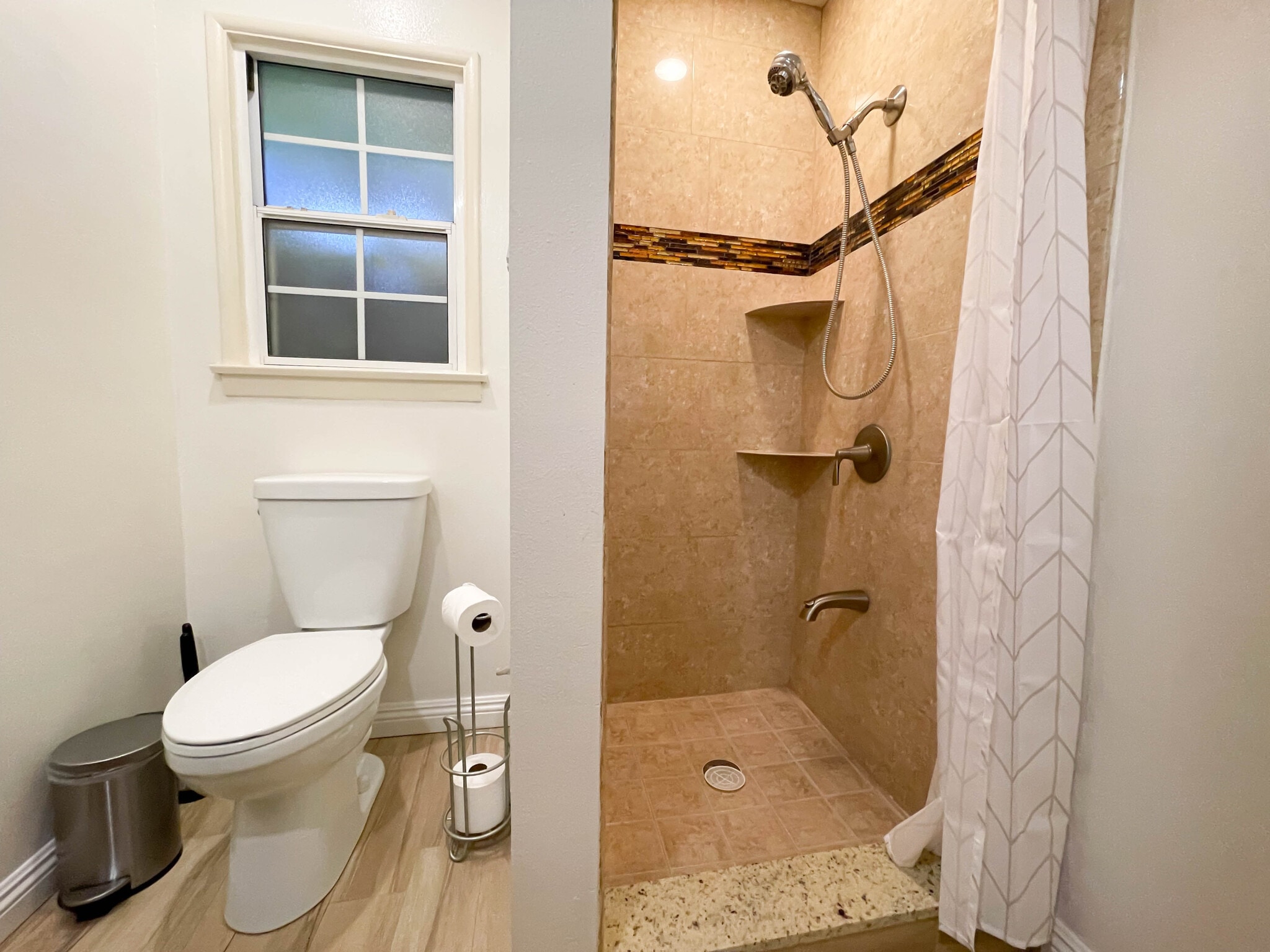 Building Photo - 9088 Emperor Ave