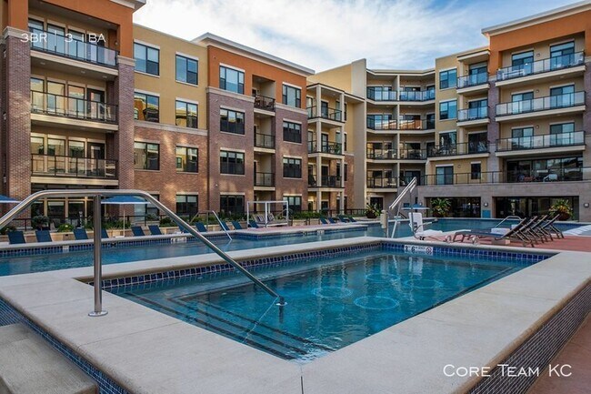 Building Photo - 551 W 44th St