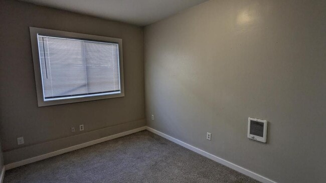 Building Photo - 3967 Hayesville Dr NE