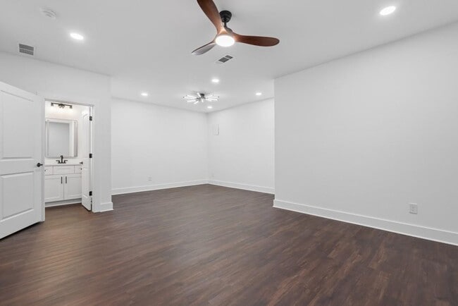 Building Photo - 161 Brush Creek Ct