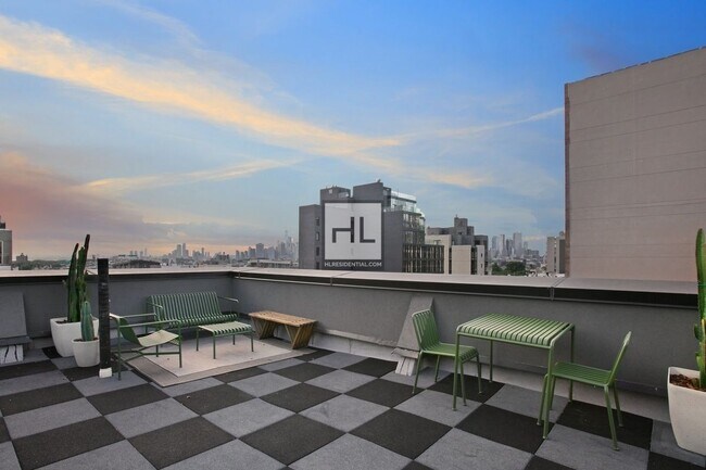 Building Photo - Exceptional 3BR/2Bath in Park Slope