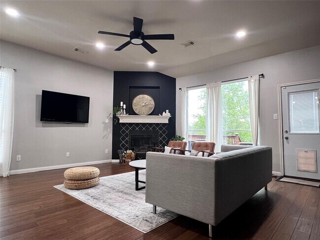 Building Photo - 3604 Pine Needle Cir