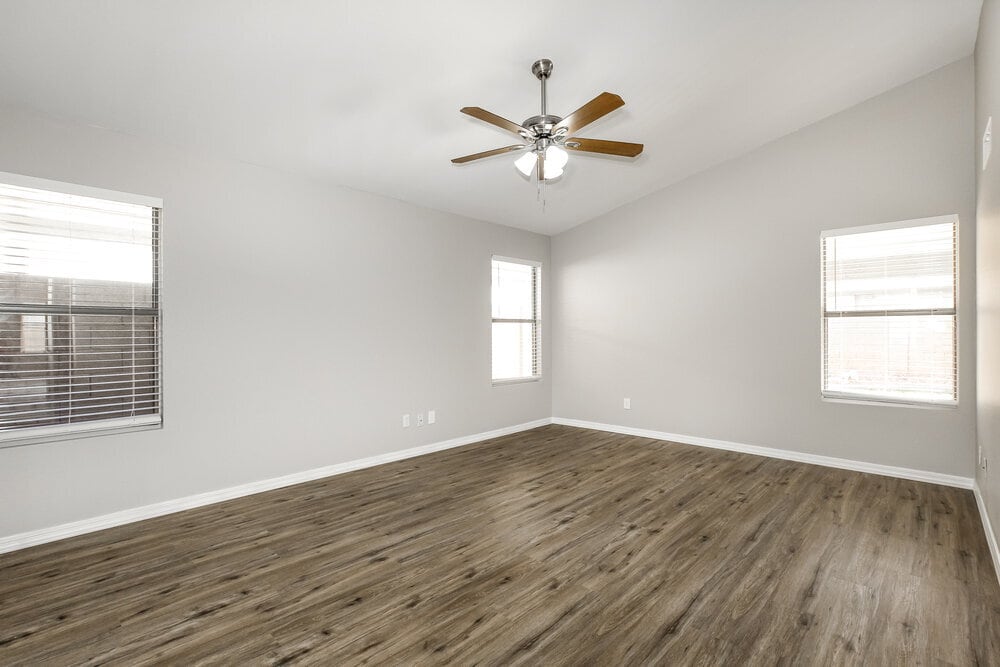 Building Photo - 6525 W Behrend Dr