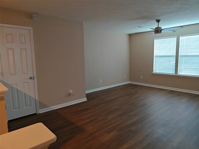 Building Photo - 7915 Moss Springs Ct