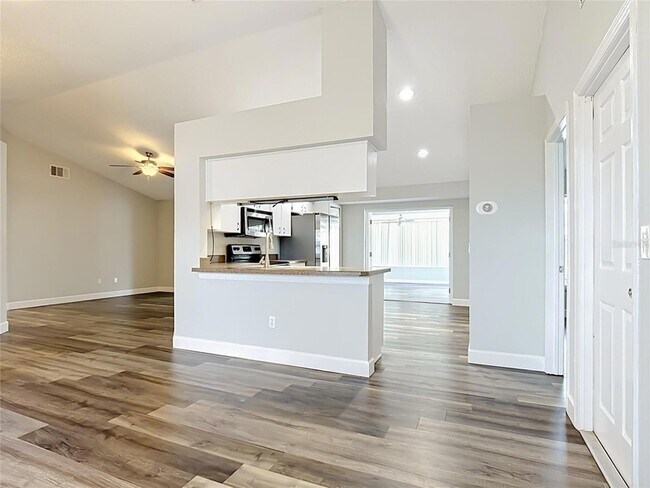Building Photo - 227 Robbins Rest Cir