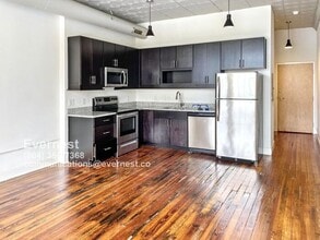 Building Photo - 17 W Main St