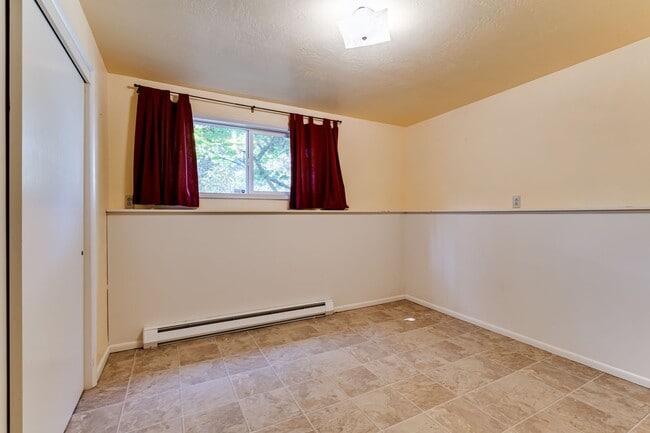 Building Photo - Beautiful 5 bedroom house in South Eugene!