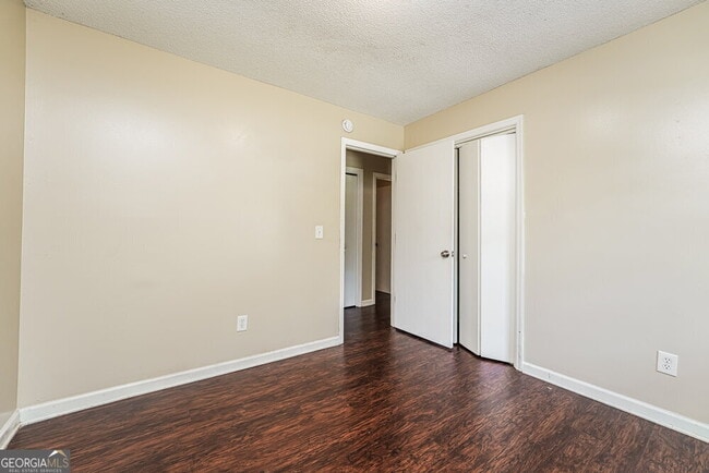 Building Photo - 3230 Westview Terrace
