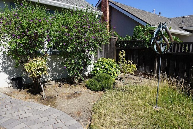 Building Photo - 5677 Calpine Dr