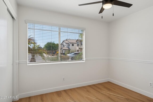 Building Photo - 2131 S Peppertree Dr