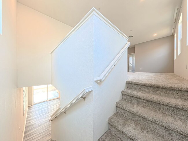 Building Photo - 5338 Mariner Ln