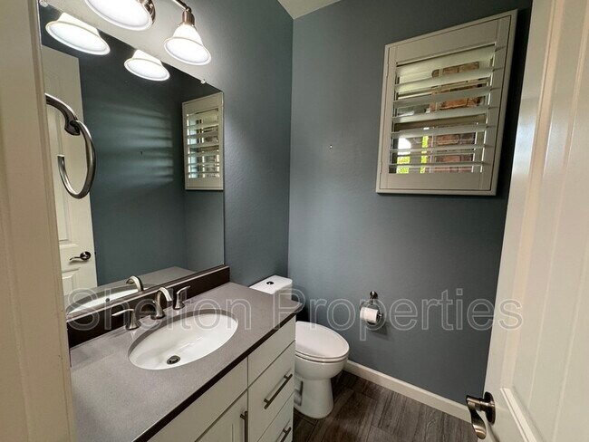 Building Photo - 20614 W Hillcrest Blvd