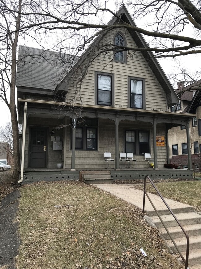 Building Photo - 714 4th St