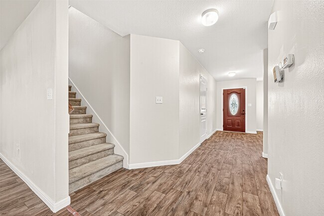 Building Photo - 2030 Stonework Ln