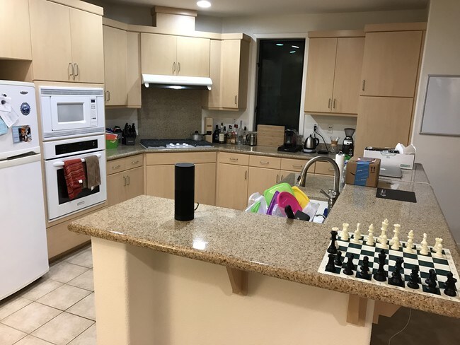 Building Photo - 4201 Juniper Ln