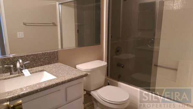 Building Photo - Captivating 3 bed 2 bath home in South Santa Maria.