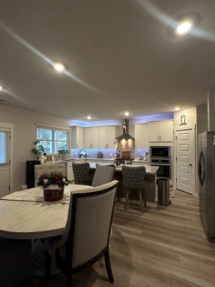 Building Photo - 531 Gingerwood Ln