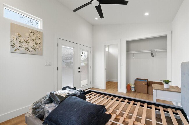 Building Photo - 8516 Contour Dr