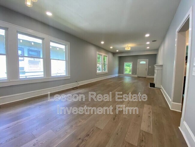Building Photo - 2401 Darien St