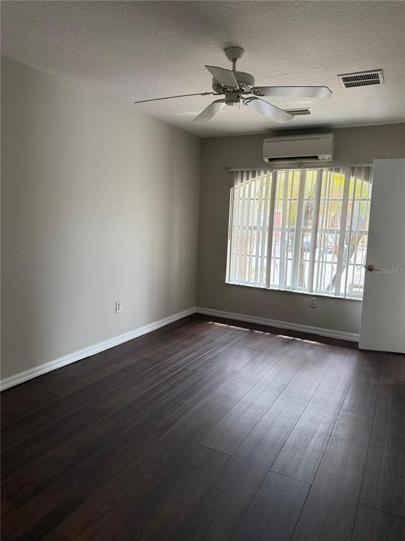 Building Photo - 631 Washington Palm Loop