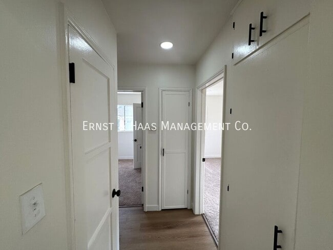 Building Photo - 778 Cherry Ave