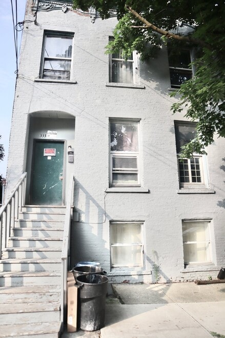 Building Photo - 333 Orange St