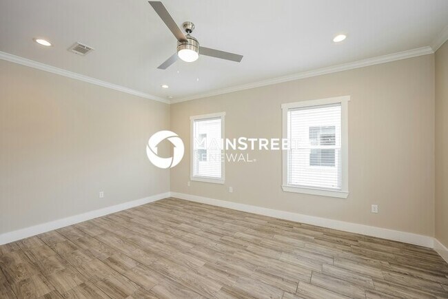 Building Photo - 4 Bedroom Pet-Friendly Home in San Antonio...