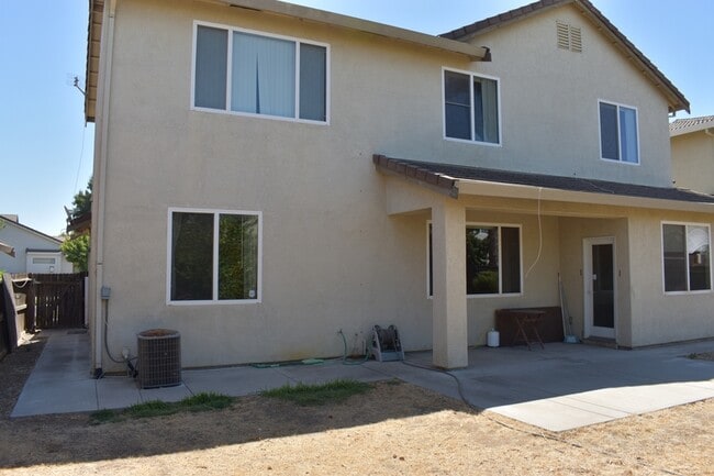 Building Photo - 3587 Sarasota Ave