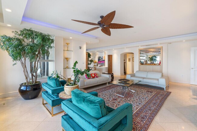 Building Photo - 209 N Birch Rd