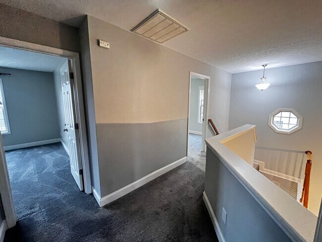 Building Photo - Beautiful 4 Bedroom and 2.5 Bath Home