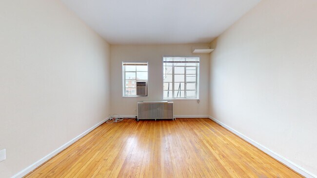 Building Photo - 109 C St SE