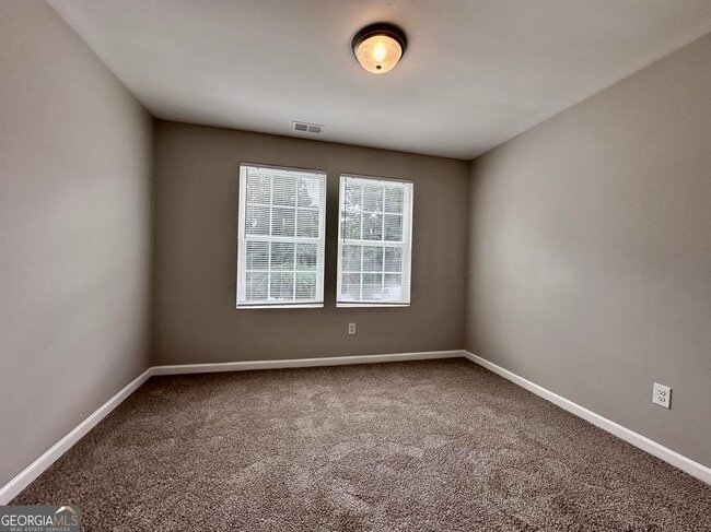 Building Photo - 308 Reedell Way