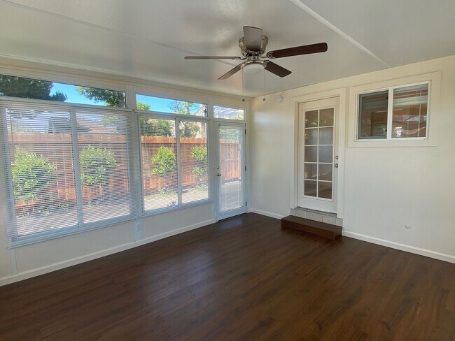 Building Photo - Updated and Unique Rose Garden 1 Bedroom Single Family Home!