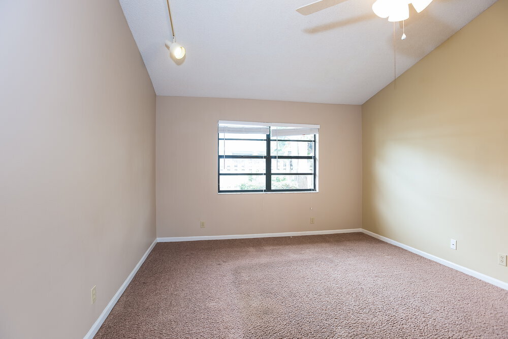 Building Photo - 518 Azure Ave