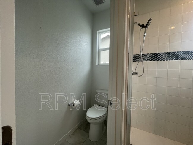 Building Photo - 3568 Troy Dalton St