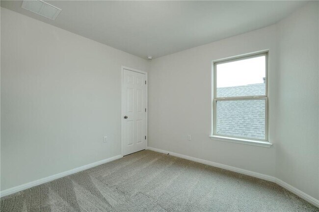 Building Photo - 801 Falkland Trace