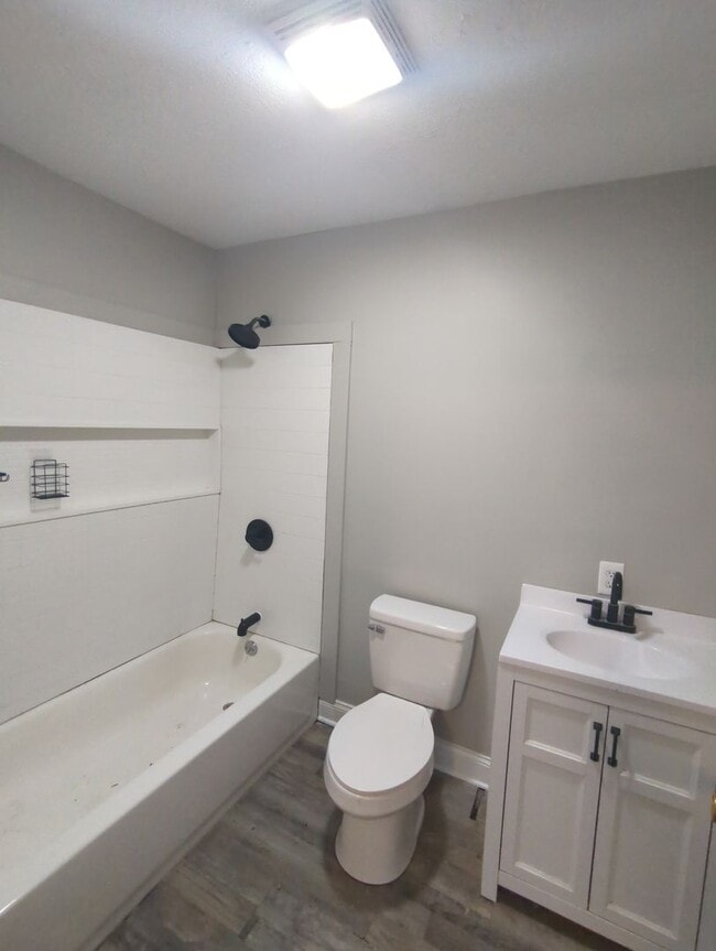 Building Photo - 3-Bedroom House in Ooltewah