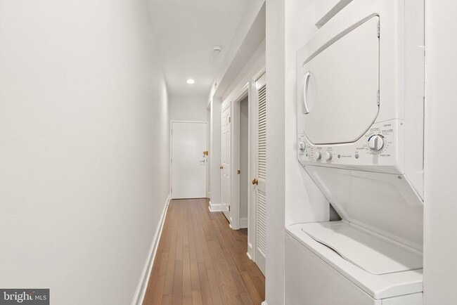 Building Photo - 1733 20th St NW