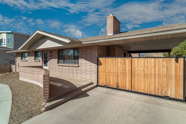 Building Photo - Looking for private, affordable, off campu...
