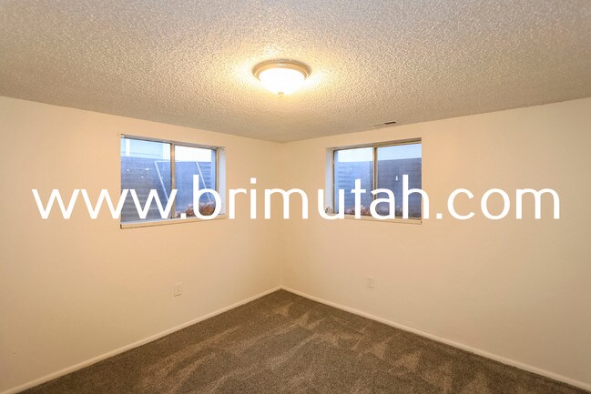 Building Photo - 3671 S 2245 E