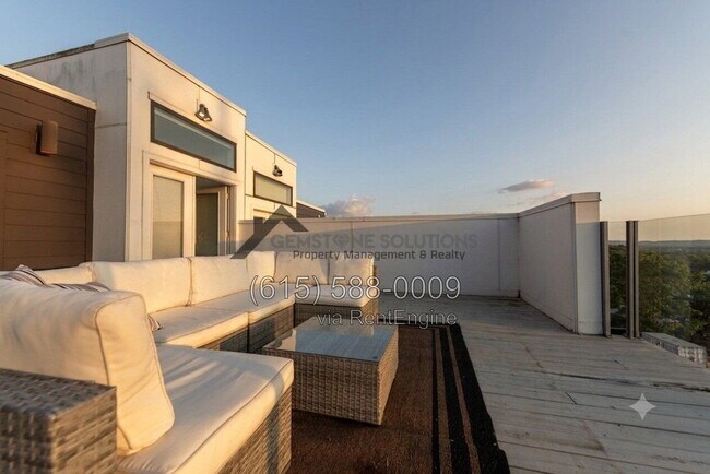 Building Photo - 420B 37th Ave N