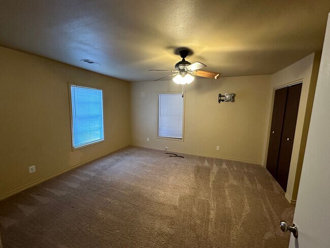 Building Photo - 507 N FM 156
