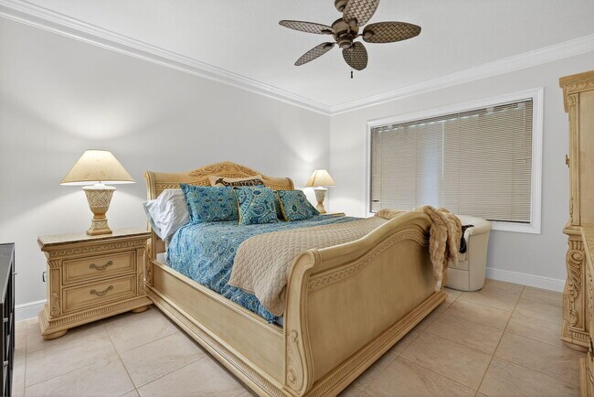 Building Photo - 405 Sea Oats Dr